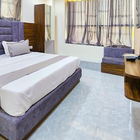 Hotel Nova Blue Ahmedabad Eksteriør bilde
