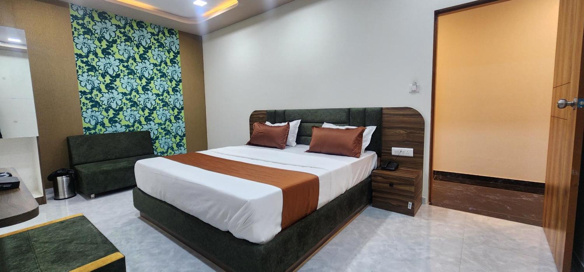 Hotel Nova Blue Ahmedabad Eksteriør bilde