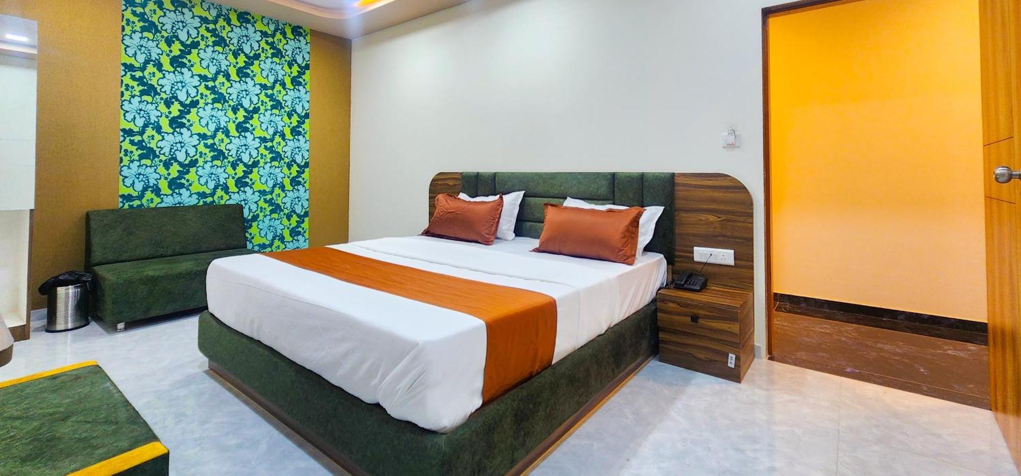 Hotel Nova Blue Ahmedabad Eksteriør bilde