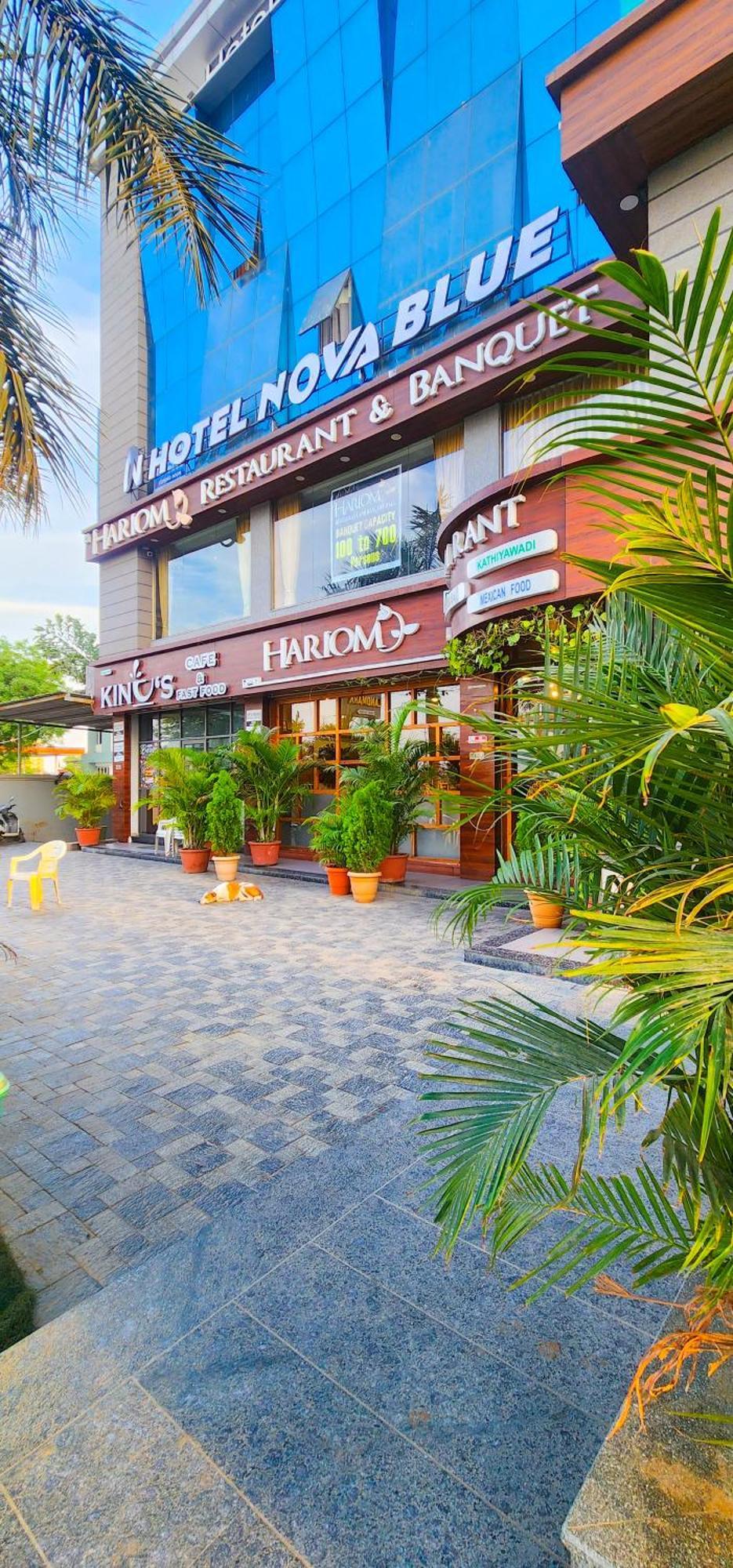 Hotel Nova Blue Ahmedabad Eksteriør bilde