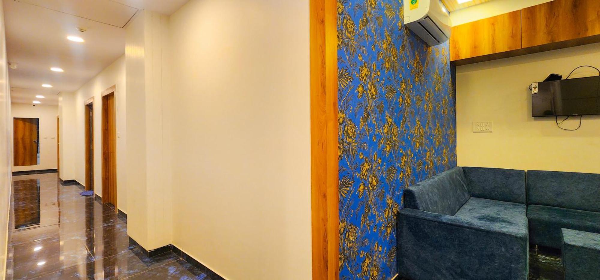 Hotel Nova Blue Ahmedabad Eksteriør bilde