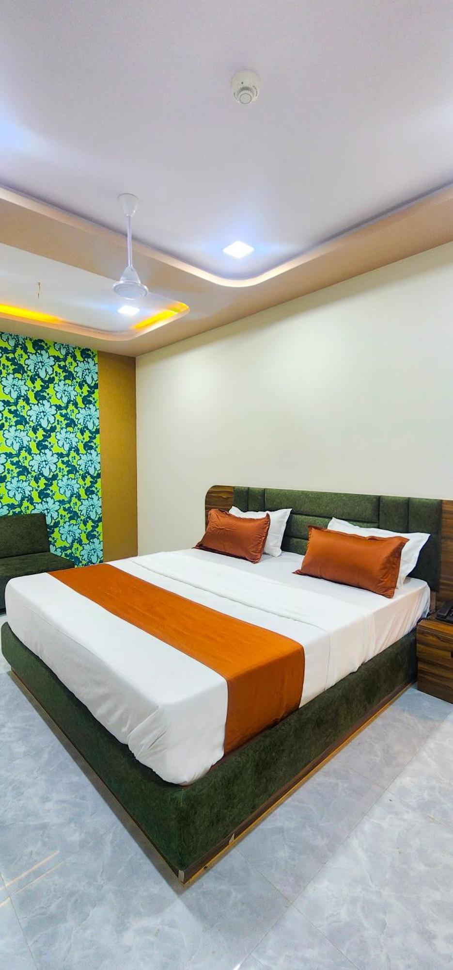 Hotel Nova Blue Ahmedabad Eksteriør bilde