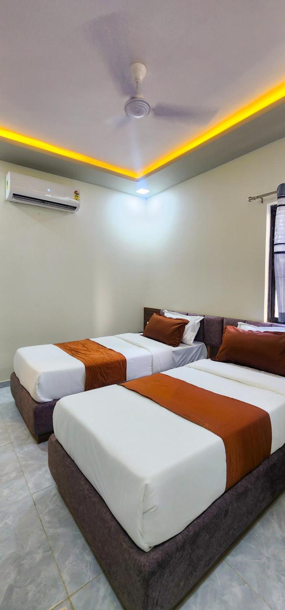 Hotel Nova Blue Ahmedabad Eksteriør bilde