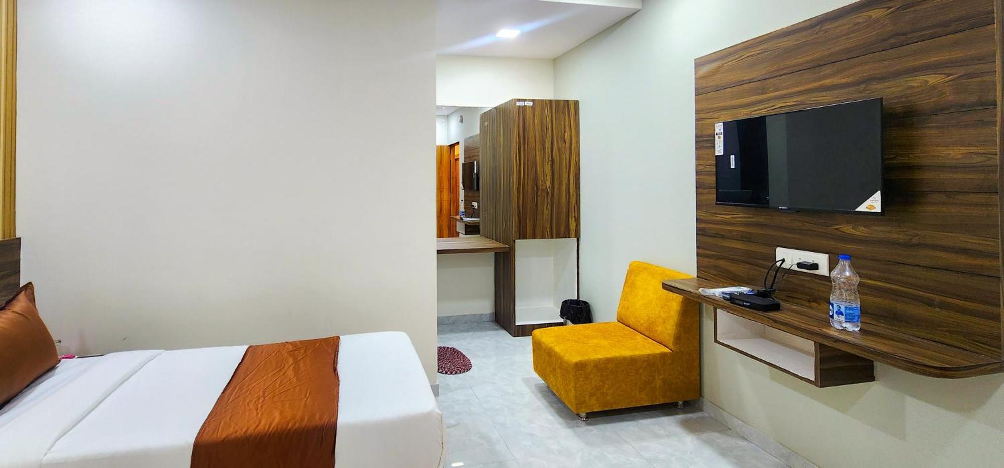 Hotel Nova Blue Ahmedabad Eksteriør bilde