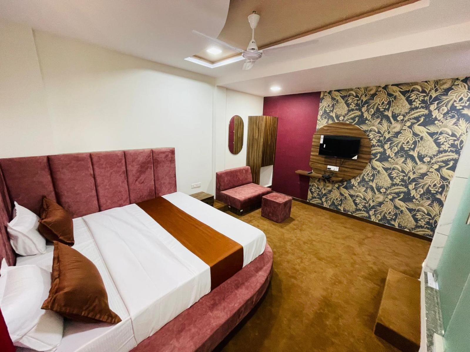 Hotel Nova Blue Ahmedabad Eksteriør bilde